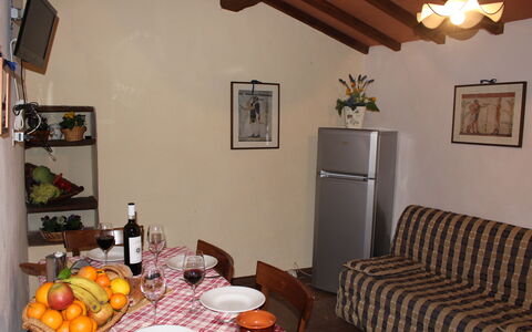 Borgo Santinovo: Zimmer, Eigentum, Interior Design, Möbel, Wohnzimmer, Haus, Gebäude, Grundeigentum, Tabelle, Zuhause