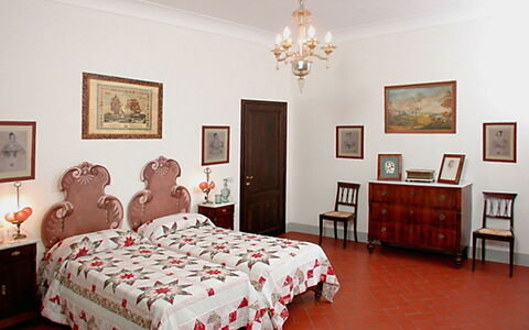 Villa Del Conte: Schlafzimmer, Bett, Zimmer, Bettdecke, Möbel, Eigentum, Bedding, Bettrahmen, Interior Design, Wand