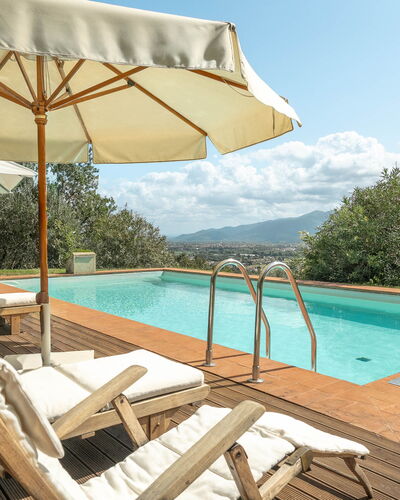 Il Vignale: Schwimmbad, Resort, Möbel, Eco Hotel, Gartenmöbel, Stuhl, Hotel, Villa, Schatten, Sonnenliege
