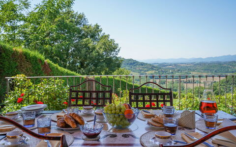 Villa San Lorenzo: Eigentum, Grundeigentum, Tabelle, Haus, Estate, Zimmer, Restaurant, Landschaft, Mahlzeit, Gebäude