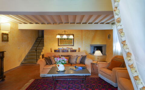 Villa San Lorenzo: Zimmer, Eigentum, Wohnzimmer, Gebäude, Möbel, Interior Design, Haus, Zuhause, Decke, Grundeigentum