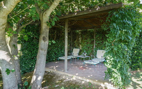 Villa San Lorenzo: Botanik, Baum, Pergola, Gebäude, Haus, Die Architektur, Pflanze, Freizeit, Schatten