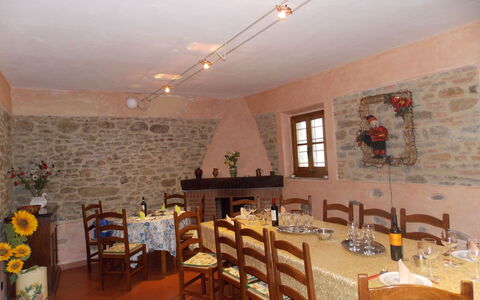 Villa i Cedri: Zimmer, Eigentum, Gebäude, Restaurant, Möbel, Tabelle, Esszimmer, Interior Design, Fussboden, Grundeigentum