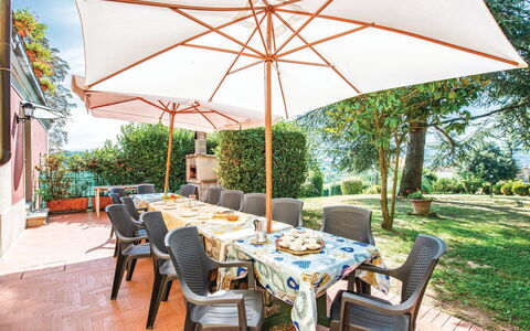 Villa i Cedri: Pflanze, Tabelle, Möbel, Eigentum, Stuhl, Himmel, Schatten, Baum, Tisch Im Freien, Gartenmöbel