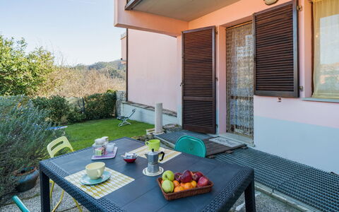 Pignone 100: Balkon, Stuhl, Schatten, Küche & Esszimmer Tisch, Tisch Im Freien, Gartenmöbel, Garten, Hinterhof, Zimmerpflanze, Holzbeize