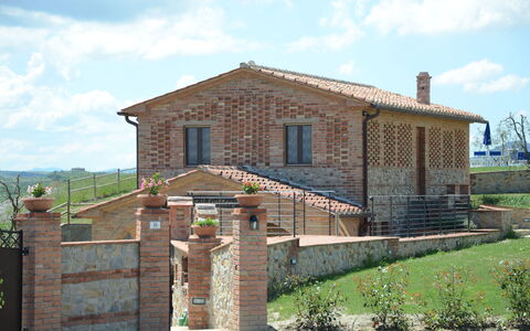 Villa Barbara: Haus, Eigentum, Zuhause, Gebäude, Backstein, Hütte, Grundeigentum, Ländliches Gebiet, Die Architektur, Dach