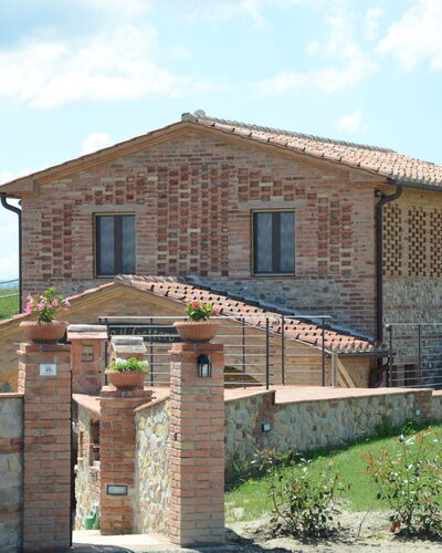 Villa Barbara: Haus, Eigentum, Zuhause, Gebäude, Backstein, Hütte, Grundeigentum, Ländliches Gebiet, Die Architektur, Dach