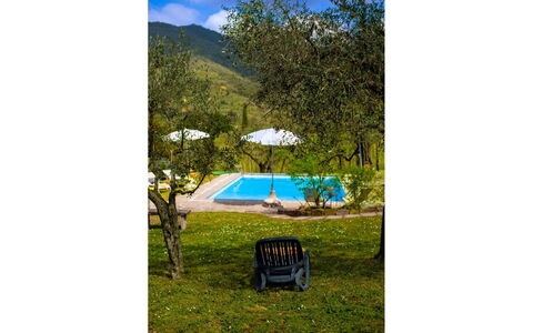 Collina dei Fiori: Schwimmbad, Freizeit, Gartenmöbel, Garten, Eco Hotel, Resort, Schatten, Hinterhof, Bauernhaus, Landscaping