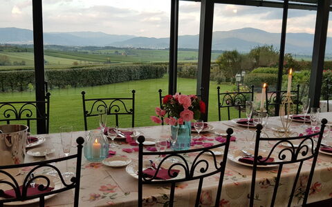 Villa Dei Michelangioli a Brolio: Eigentum, Restaurant, Eisen, Zimmer, Tabelle, Grundeigentum, Haus, Gebäude, Urlaub, Möbel