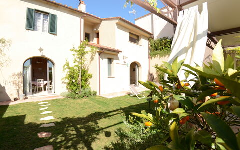 Al Colle Di Lari: Eigentum, Haus, Gebäude, Zuhause, Grundeigentum, Estate, Wohngebiet, Villa, Hof, Zimmer