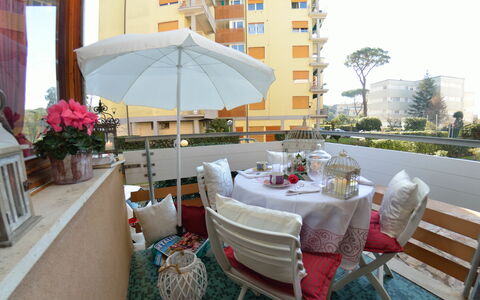 Carnevale: Eigentum, Möbel, Zimmer, Gebäude, Restaurant, Zuhause, Regenschirm, Tabelle, Grundeigentum, Interior Design