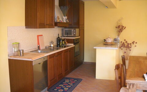 Casa Alla Minuccia Di Villa a Sesta: Zimmer, Eigentum, Möbel, Cabinetry, Gebäude, Küche, Fussboden, Interior Design, Haus, Fliese