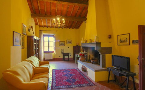 Galleria di Brolio: Möbel, Zuhause, Interior Design, Haus, Flooring, Zimmer, Stuhl, Wohnzimmer, Villa, Hotel