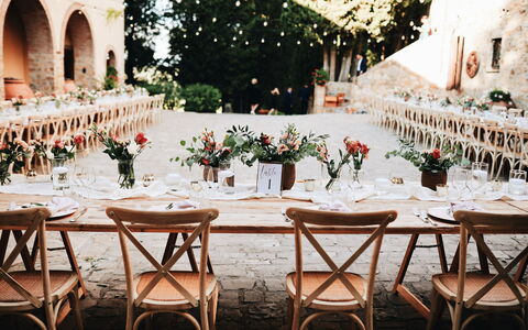 Quercia Al Poggio - Weddings And Events: Dekoration, Tabelle, Möbel, Pflanze, Tischdecke, Stuhl, Die Architektur, Interior Design, Gelb, Funktionshalle