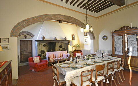 Villa Santa Maria: Eigentum, Zimmer, Gebäude, Interior Design, Möbel, Esszimmer, Decke, Grundeigentum, Haus, Die Architektur