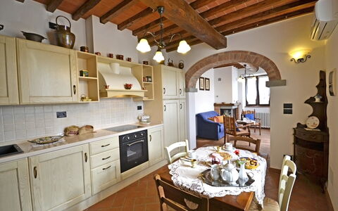 Villa Anita: Countertop, Zimmer, Eigentum, Küche, Gebäude, Decke, Möbel, Cabinetry, Interior Design, Haus