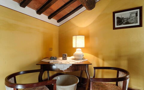 Villa Oleandro: Zimmer, Eigentum, Tabelle, Gebäude, Möbel, Interior Design, Decke, Haus, Grundeigentum, Esszimmer