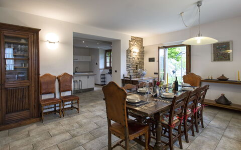 Villa Del Sole: Zimmer, Eigentum, Möbel, Gebäude, Esszimmer, Interior Design, Grundeigentum, Haus, Fussboden, Decke