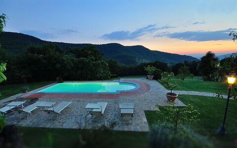Villa Rosmarino: Schwimmbad, Eigentum, Haus, Resort, Grundeigentum, Estate, Urlaub, Himmel, Villa, Zuhause