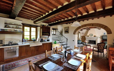 Villa Rosmarino: Eigentum, Gebäude, Zimmer, Interior Design, Haus, Grundeigentum, Möbel, Decke, Zuhause, Strahl