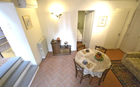 Appartamento Passerini: Eigentum, Zimmer, Gebäude, Fussboden, Möbel, Haus, Interior Design, Grundeigentum, Zuhause, Decke