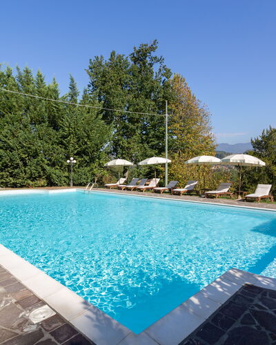 Villa Francesca: Schwimmbad, Eigentum, Grundeigentum, Haus, Freizeit, Gebäude, Estate, Resort, Zuhause, Urlaub