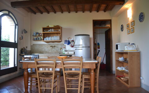 Villa Cafaggiola: Zimmer, Eigentum, Gebäude, Möbel, Haus, Esszimmer, Tabelle, Interior Design, Decke, Fussboden