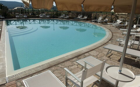 Borgo Casa Di Lappi: Schwimmbad, Eigentum, Resort, Azurblau, Urlaub, Freizeit, Grundeigentum, Hotel, Gebäude, Haus
