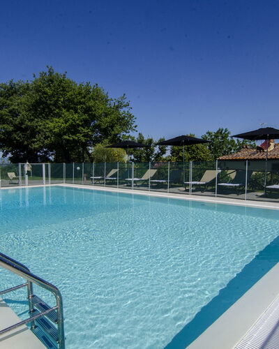 Villa Del Monte: Schwimmbad, Eigentum, Freizeit, Grundeigentum, Resort, Gebäude, Freizeitzentrum, Haus, Urlaub, Zuhause