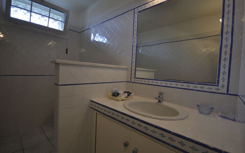 Casale Valentina: Badezimmer, Eigentum, Zimmer, Die Architektur, Sinken, Zapfhahn, Fliese, Armatur, Interior Design, Haus
