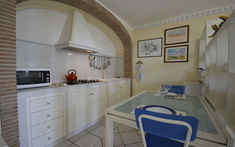 Casale Valentina: Eigentum, Zimmer, Möbel, Gebäude, Haus, Die Architektur, Interior Design, Fussboden, Grundeigentum, Küche