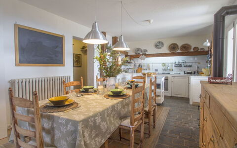 Paradiso: Zimmer, Eigentum, Esszimmer, Möbel, Gebäude, Fussboden, Decke, Interior Design, Countertop, Küche