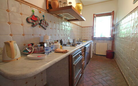 Residenza Marechiaro: Cabinetry, Zapfhahn, Küche, Countertop, Sinken, Spüle, Holz, Beleuchtung, Die Architektur, Interior Design