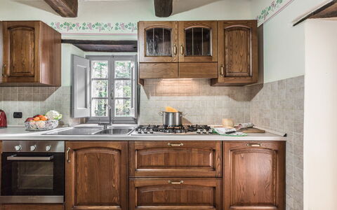 Torre del Cielo: Cabinetry, Countertop, Möbel, Zimmer, Küche, Eigentum, Interior Design, Gebäude, Holzbeize, Haus