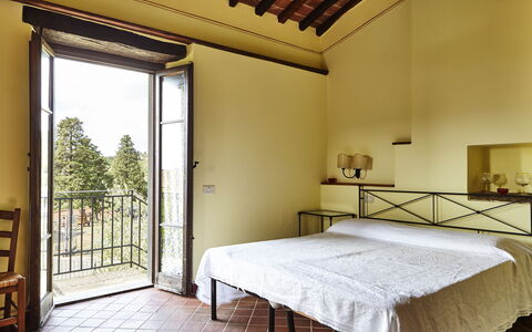 Agriturismo Cincinelli: Schlafzimmer, Eigentum, Zimmer, Möbel, Bett, Gebäude, Bettrahmen, Interior Design, Decke, Grundeigentum