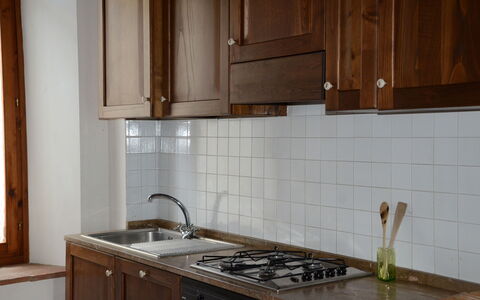 Agriturismo Cincinelli: Countertop, Küche, Fliese, Zimmer, Eigentum, Cabinetry, Möbel, Fussboden, Spüle, Herd