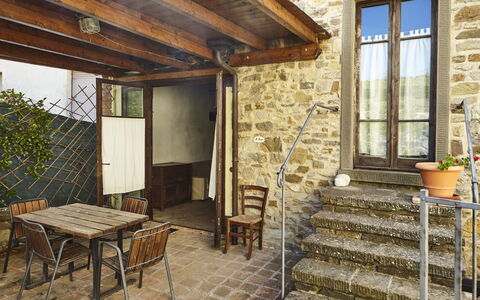 Agriturismo Cincinelli: Eigentum, Gebäude, Zimmer, Haus, Grundeigentum, Möbel, Interior Design, Veranda, Hütte, Zuhause