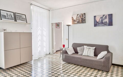 Via Dante Vacanze - Levanto: Möbel, Zimmer, Eigentum, Interior Design, Wohnzimmer, Fussboden, Gebäude, Wand, Grundeigentum, Haus