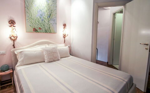 Pignone 150: Schlafzimmer, Bett, Zimmer, Möbel, Eigentum, Matratze, Bettrahmen, Bettdecke, Interior Design, Bedding