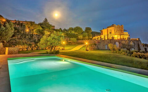 Villa Di Cinzia: Natürliche Landschaft, Natur, Schwimmbad, Eigentum, Estate, Villa, Gebäude, Grundeigentum, Urlaub, Gras