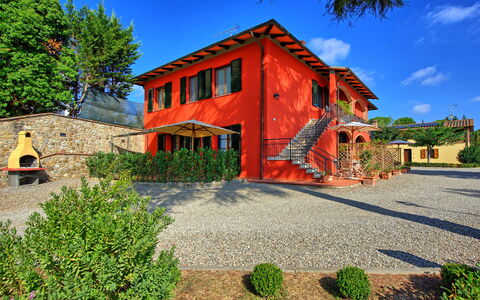 Casa Rossa: Himmel, Pflanze, Eigentum, Gebäude, Wolke, Fenster, Grundstueck, Vegetation, Baum, Urban Design