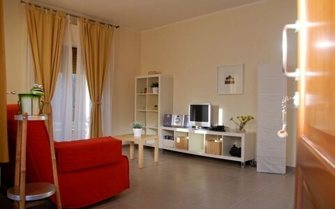 Gli Appartamenti Di Manuela: Zimmer, Eigentum, Möbel, Interior Design, Gebäude, Fussboden, Wohnzimmer, Wand, Haus, Wohnung