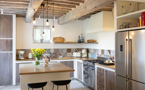 Tenuta Pomona: Möbel, Küche, Countertop, Interior Design, Küchengerät, Cabinetry, Flooring, Wand, Major Appliance, Holz