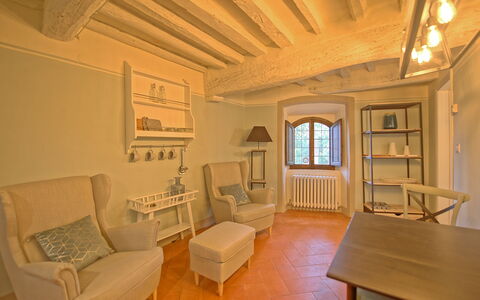Montegufoni: Zimmer, Eigentum, Gebäude, Möbel, Interior Design, Haus, Decke, Wohnzimmer, Grundeigentum, Zuhause