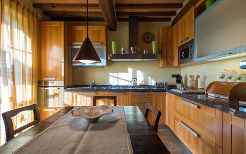 Appartamento Il Nido Di Giulia: Zimmer, Eigentum, Gebäude, Countertop, Möbel, Küche, Interior Design, Haus, Cabinetry, Grundeigentum