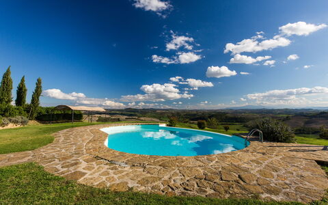 Appartamento Il Nido Di Giulia: Natur, Natürliche Landschaft, Wasser, Schwimmbad, Himmel, Eigentum, Blau, Wasservorräte, Daytime, Azurblau