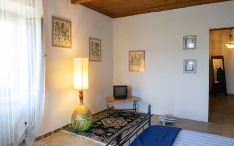Podere i Gigli: Zimmer, Eigentum, Gebäude, Haus, Interior Design, Gelb, Möbel, Grundeigentum, Fussboden, Zuhause