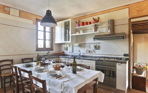 La Castagnara: Zimmer, Möbel, Countertop, Eigentum, Küche, Gebäude, Interior Design, Cabinetry, Fussboden, Decke
