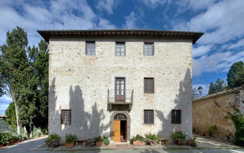 Villa Dorella Di Montaperti: Eigentum, Haus, Gebäude, Die Architektur, Grundeigentum, Zuhause, Estate, Fassade, Himmel, Villa