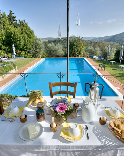 Villa Dorella Di Montaperti: Eigentum, Estate, Grundeigentum, Schwimmbad, Urlaub, Haus, Tabelle, Freizeit, Berg, Villa